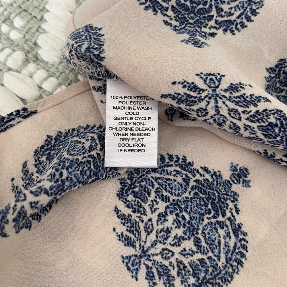 LOFT | Blue Patterned Blouse (S) - Picture 7 of 7